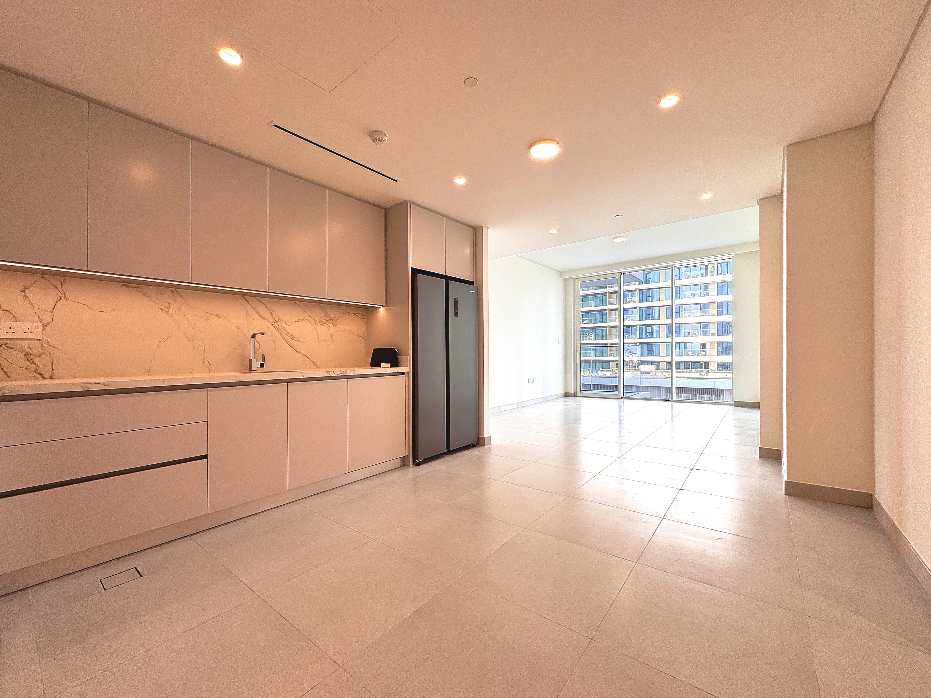 Stunning 2-bedroom apartment in Beach Mansion - Image 2